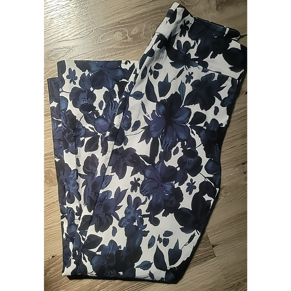 Joseph Ribkoff Women's Blue Floral Lightweight Stretch Mid Rise Pants Size 8 - Picture 2 of 9